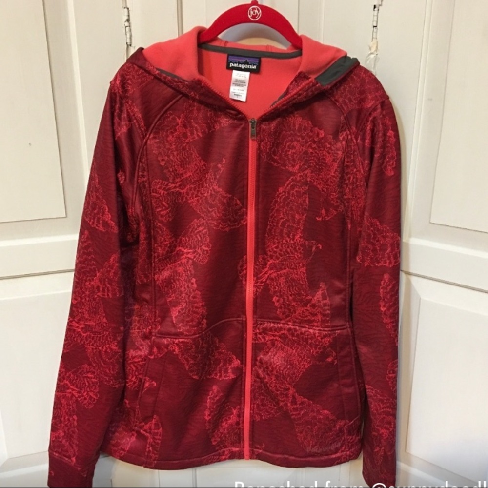 Patagonia hooded lightweight zip jacket